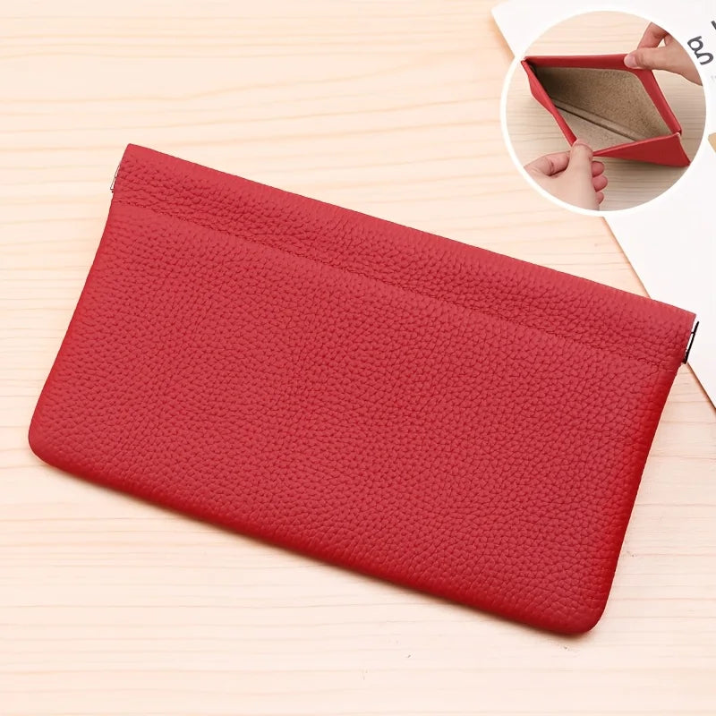 Self-closing wallet