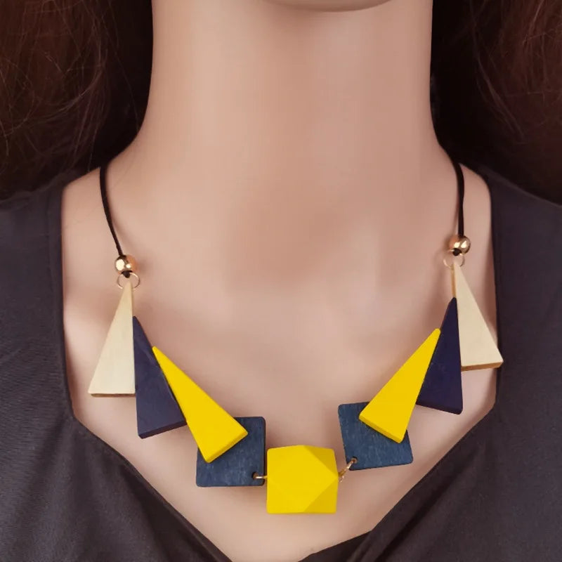 Retro Geometric Wood Chip Necklace
