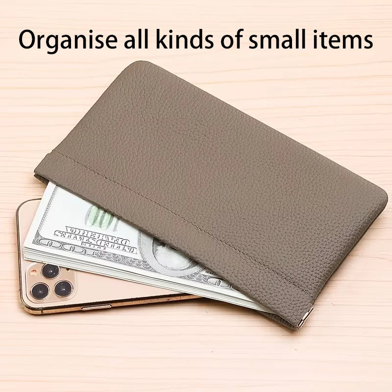 Self-closing wallet