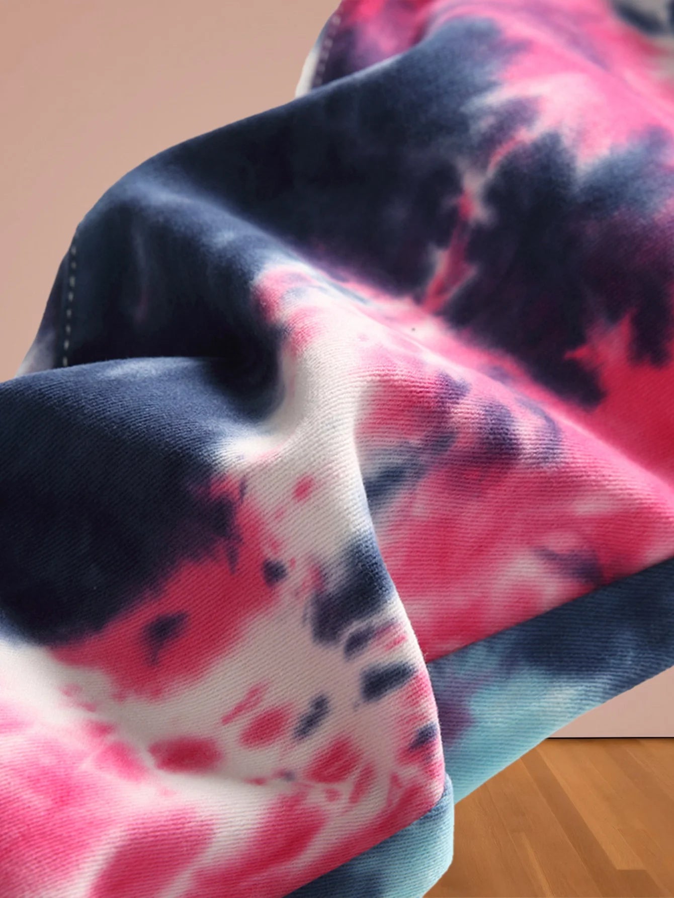 Europe and America wind new men's high street jeans tie-dyed red and blue contrast elastic street motorcycle youth fashion casua